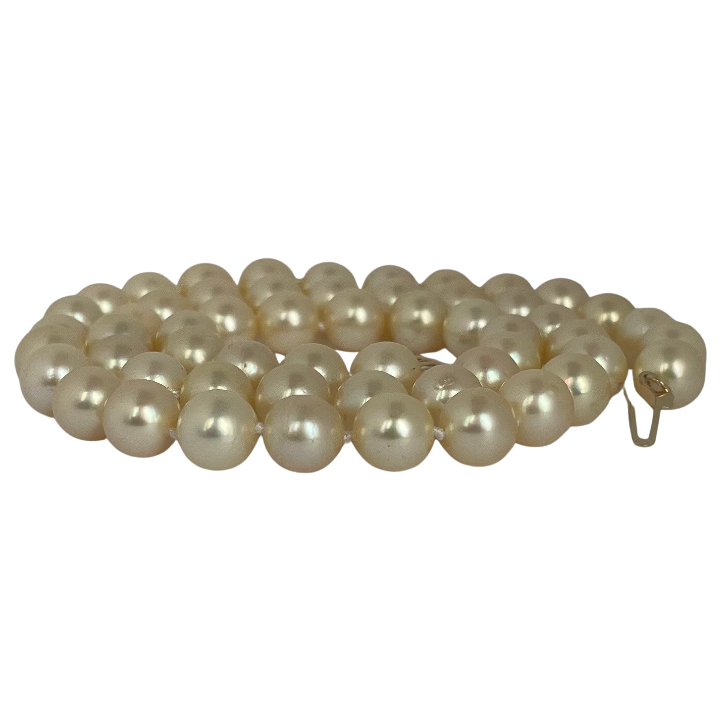 A Vintage Pearl Necklace with 14ct Gold Clasp