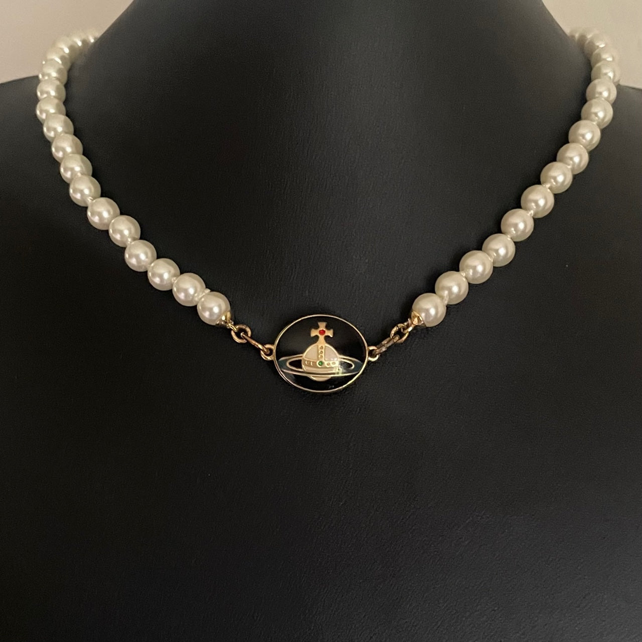 Vivienne Westwood Loelia Pearl Necklace