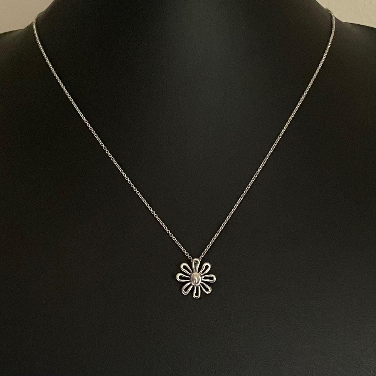 Vintage Tiffany & Co. Paloma Picasso Sterling Silver Daisy Pendant Necklace