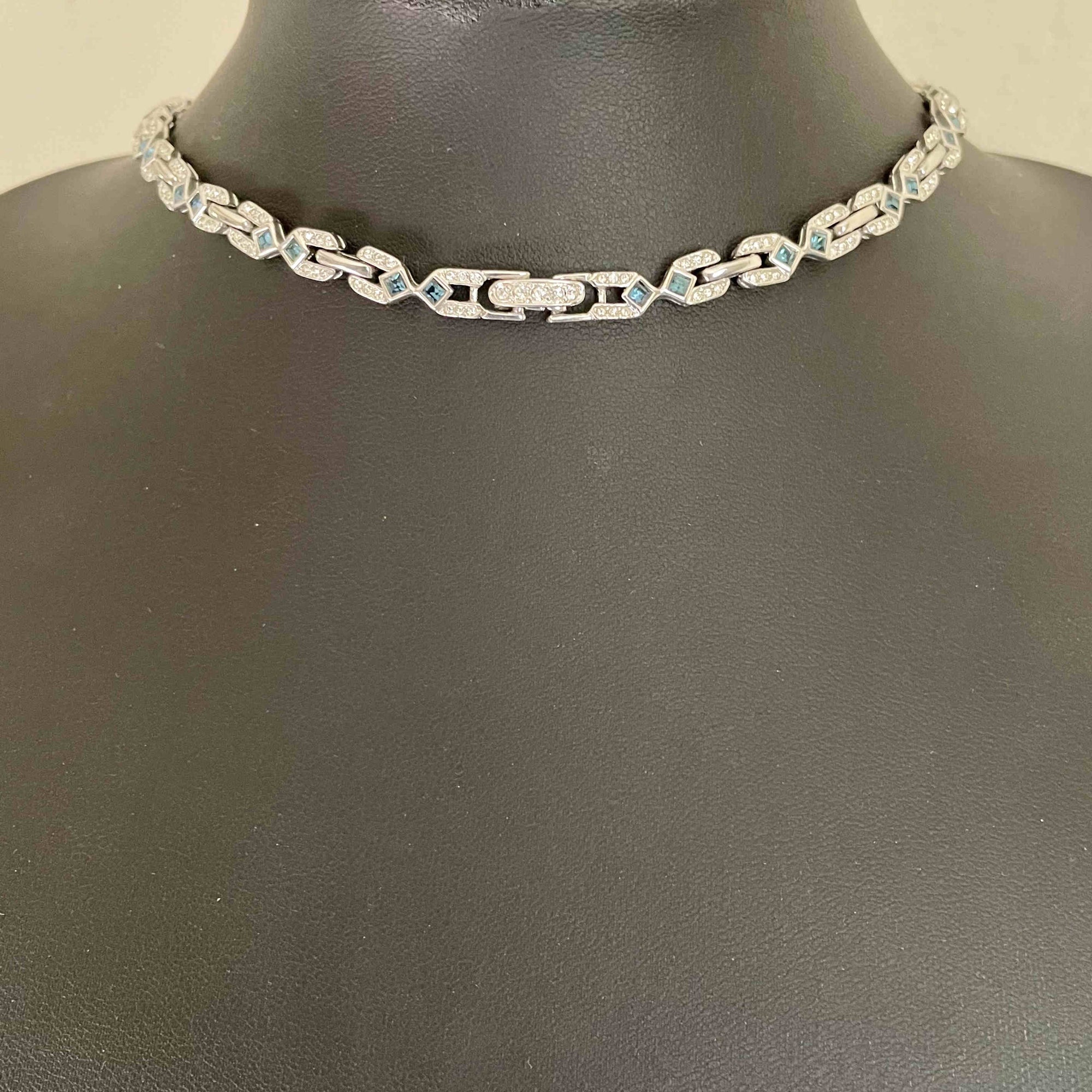 Vintage Necklace in Art Deco Style