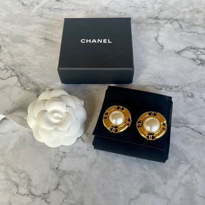 Vintage 1993 Chanel Large CC Logo Faux Pearl Earrings – Reconditioned “As New”