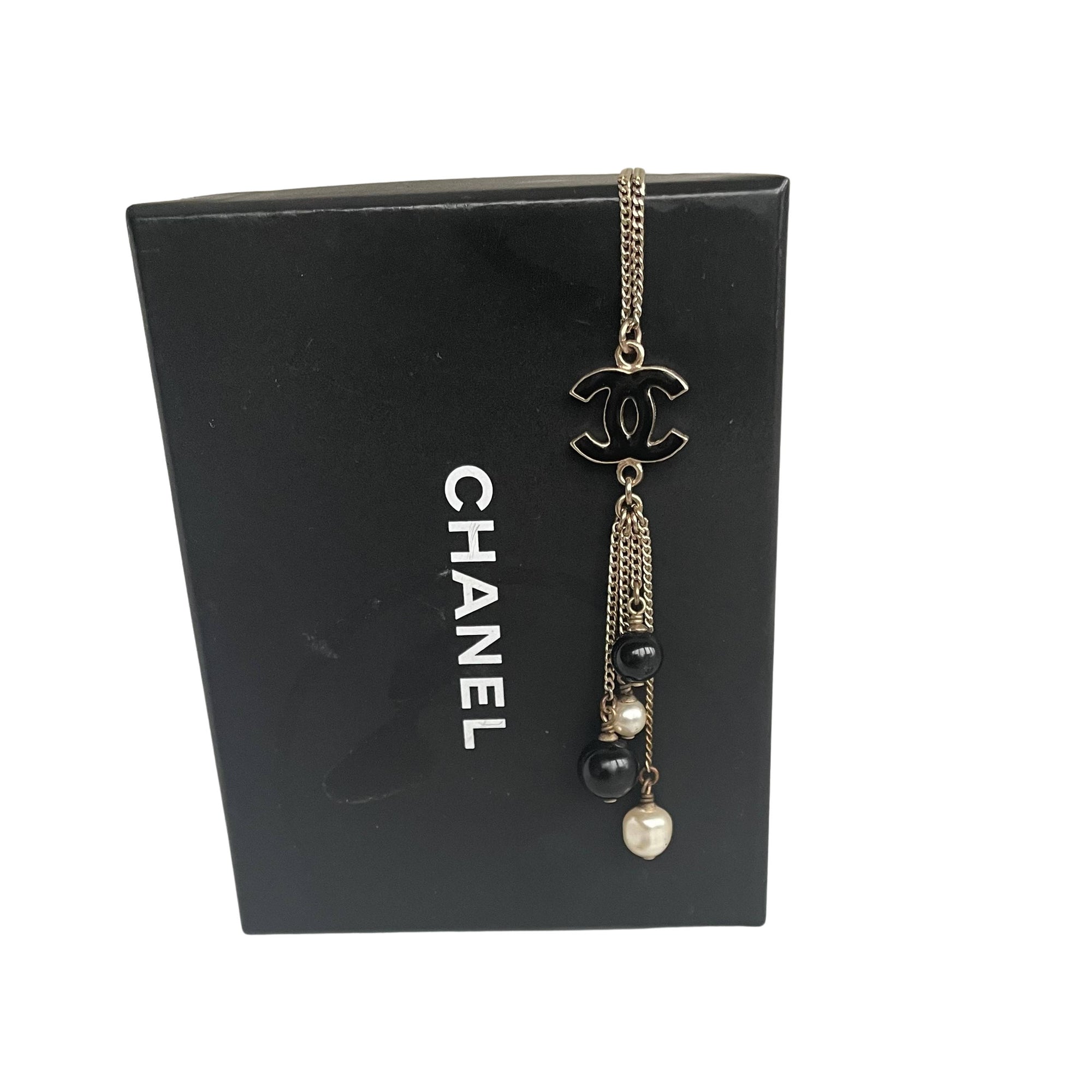 A Chanel Long CC Vintage Necklace