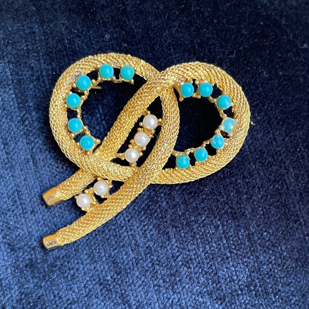 Vintage Signed Dorene 1960s Gold Mesh Turquoise & Pearl Knot Brooch
