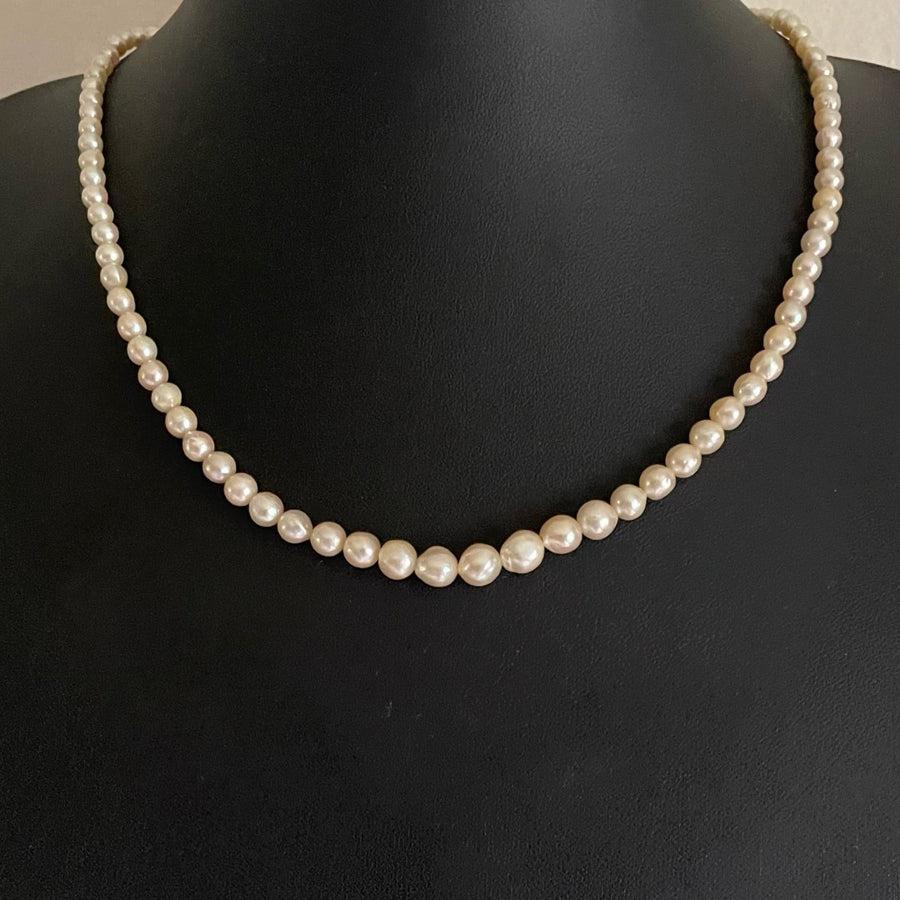 A Vintage Real Pearl Necklace