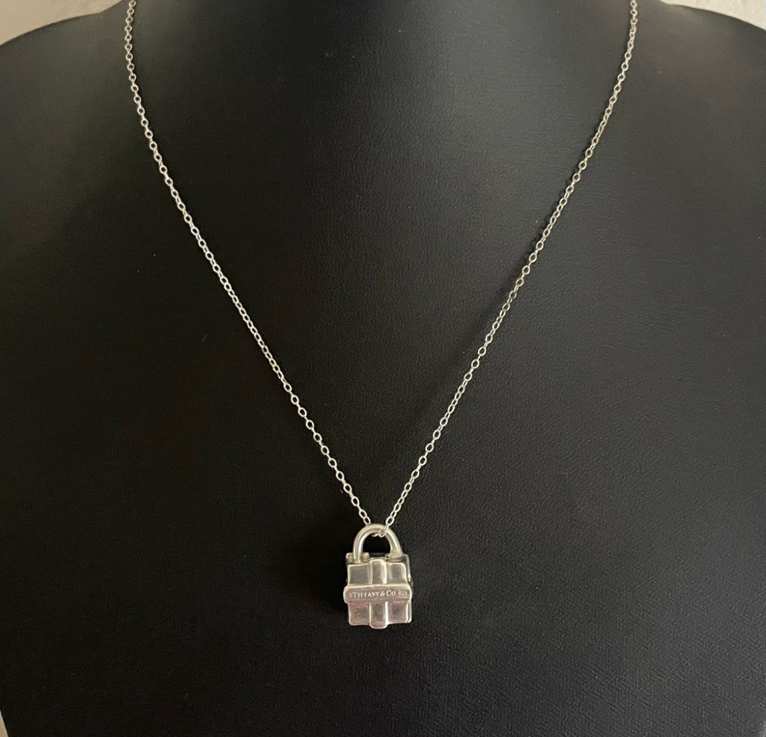 A Vintage Tiffany Sterling Silver Gift Box Charm Pendant