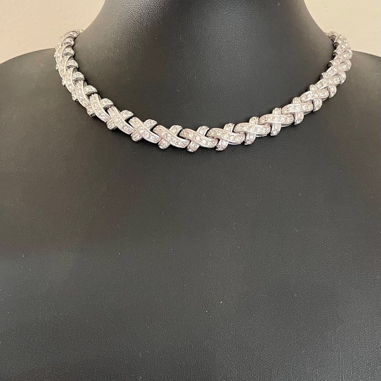 Vintage Kiss Necklace