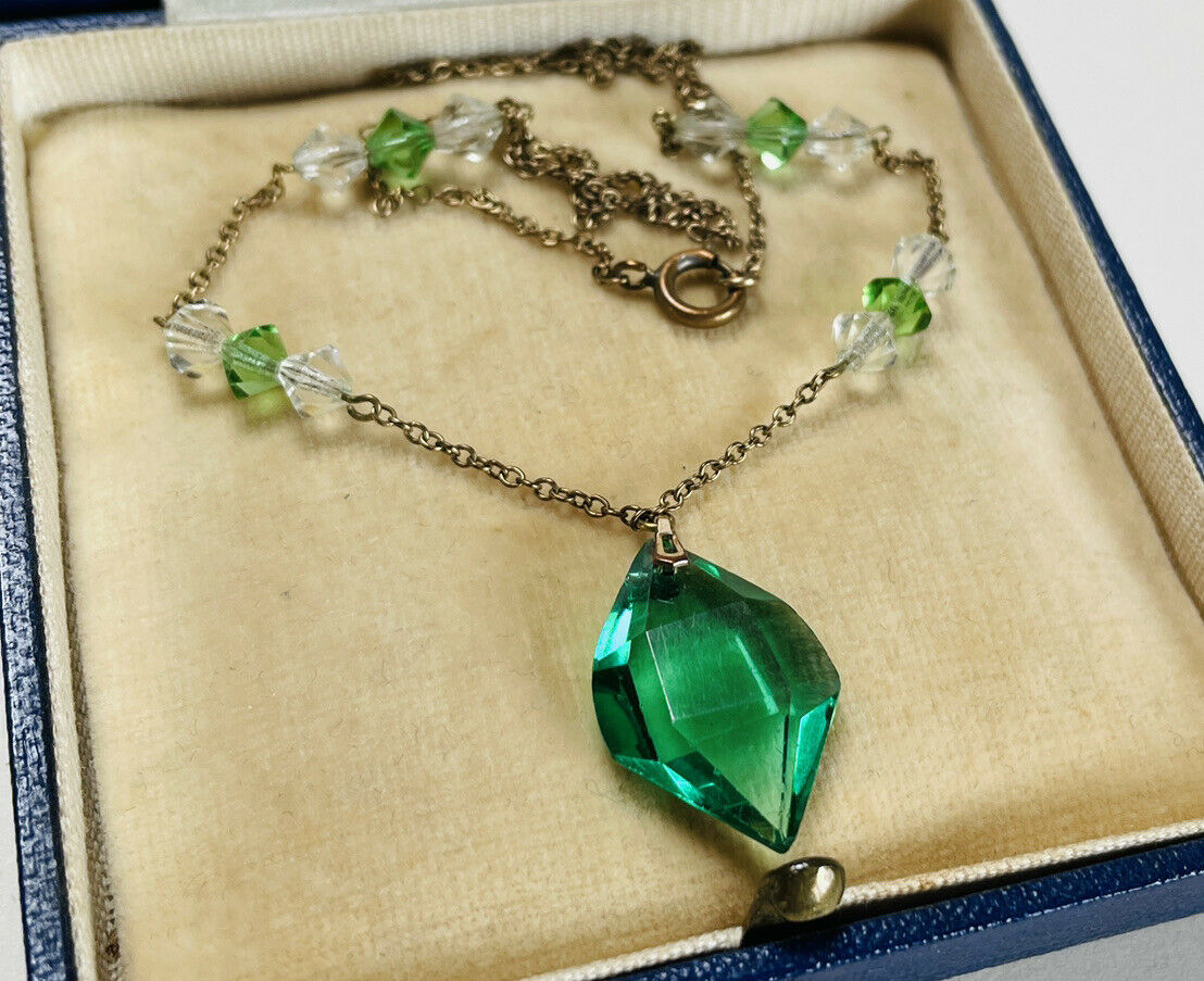 A Vintage Art Deco Necklace